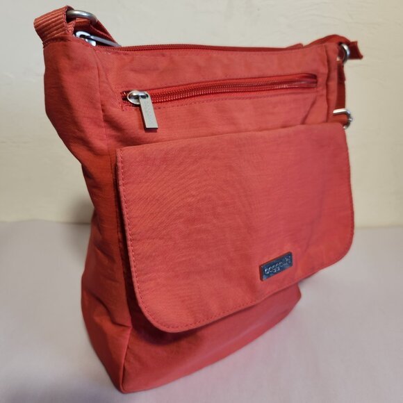Baggallini Vibrant Melon Medium Size Multi Pocket Cross Body Bag 11X8X4 - Picture 2 of 16
